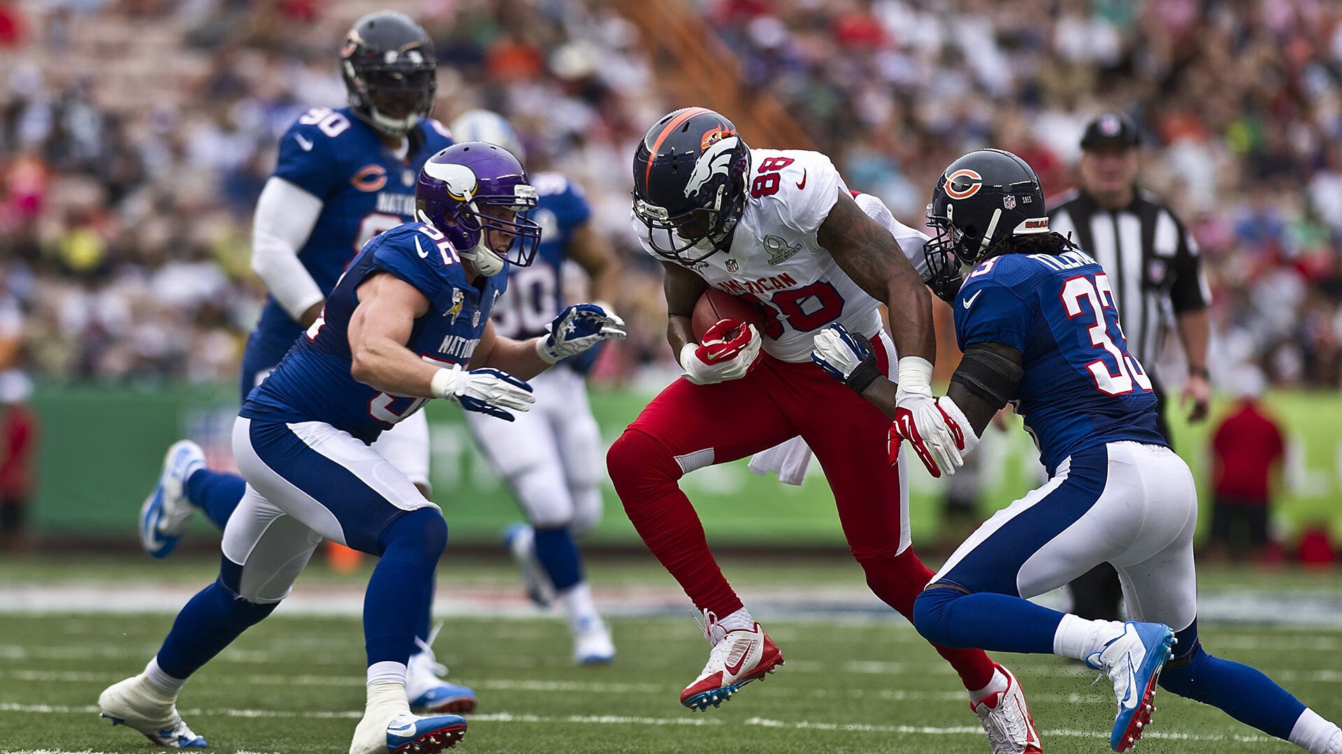 九游-英超火爆对抗：球员拼搏到最后一秒钟，英超火爆对抗_球员拼搏到最后一秒钟的视频